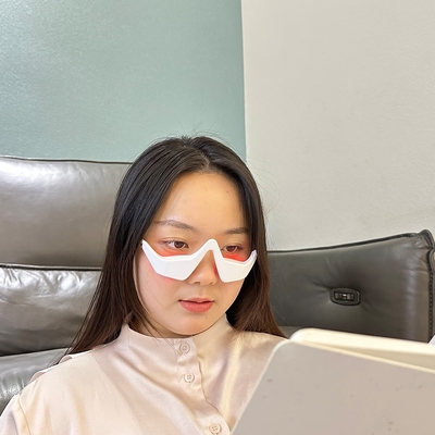 ماساژور چشم با نور قرمز 3D برای حذف کیسه های چشم و حلقه های تیره